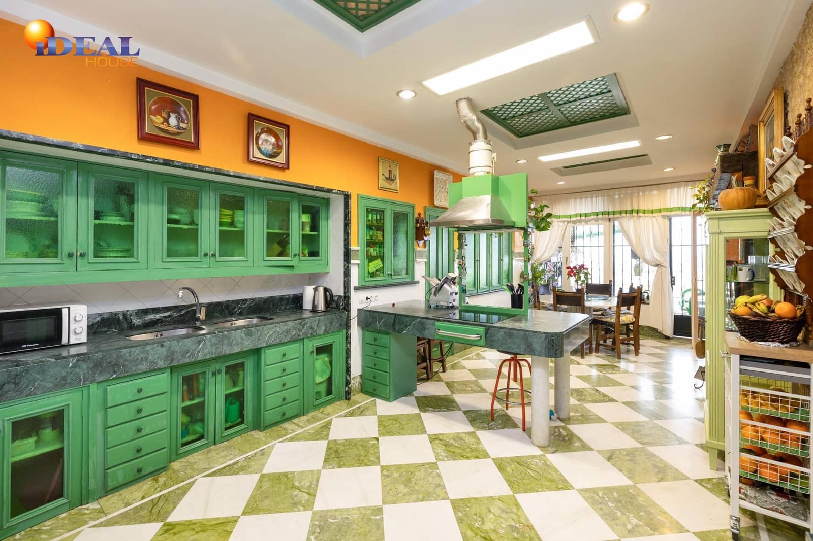 4 bedroom Villa for sale in Monachil with pool garage - € 380,000 (Ref: 9433805)