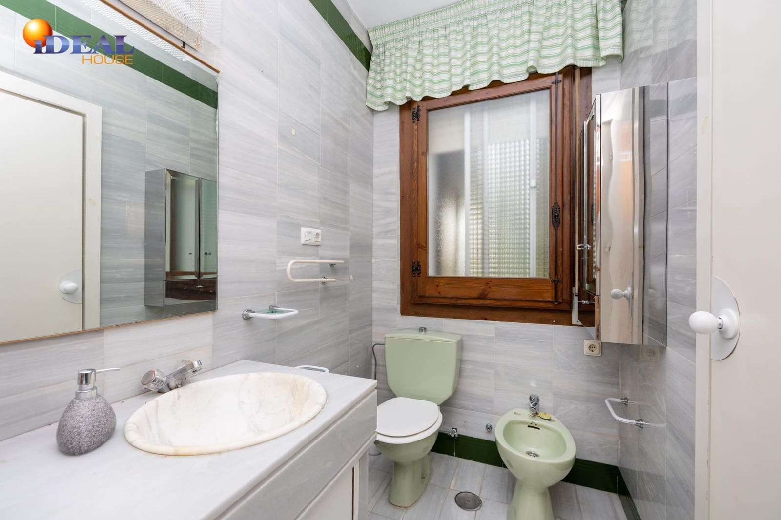 4 bedroom Villa for sale in Monachil with pool garage - € 380,000 (Ref: 9433805)