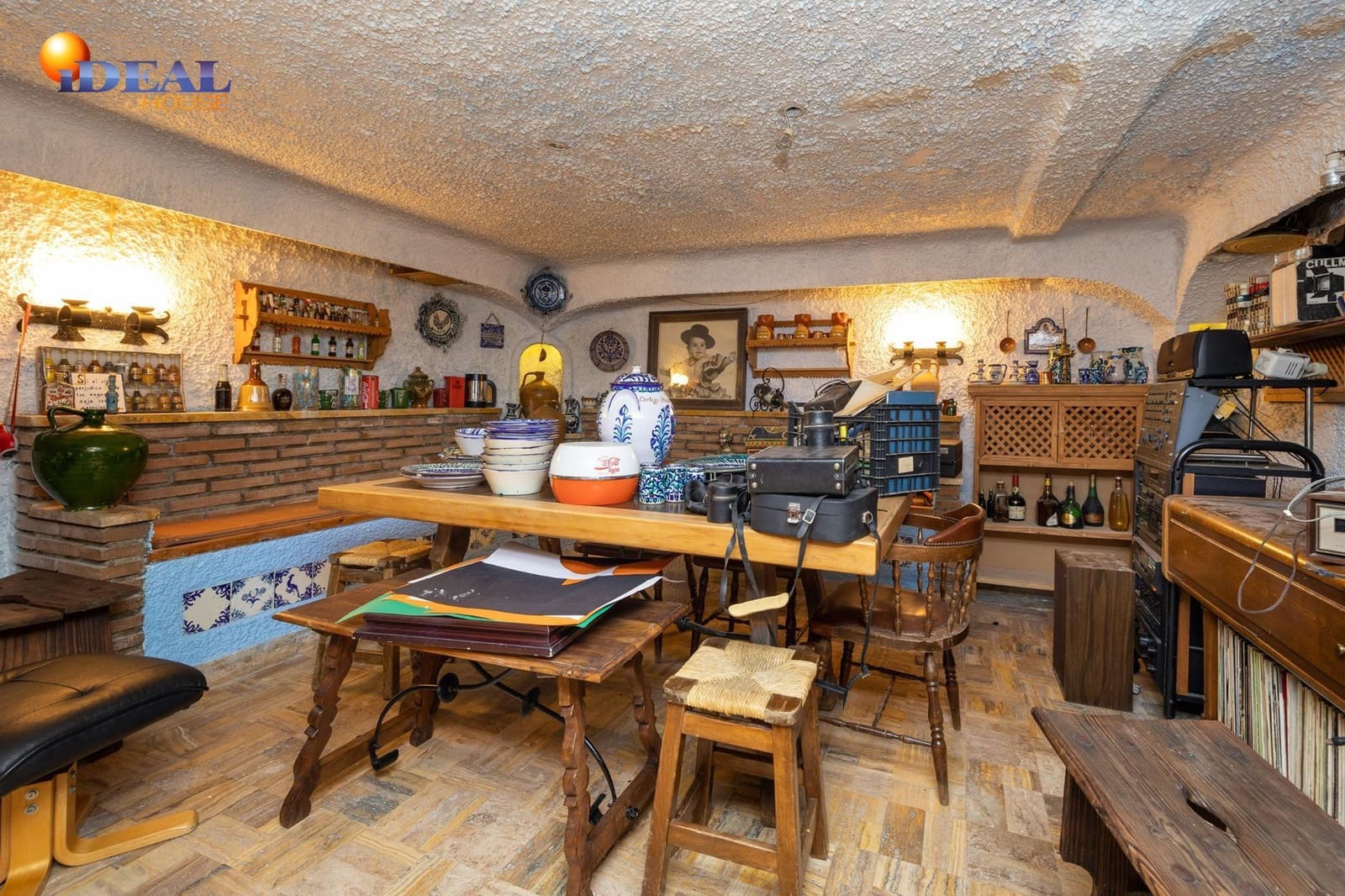 4 bedroom Villa for sale in Monachil with pool garage - € 380,000 (Ref: 9433805)