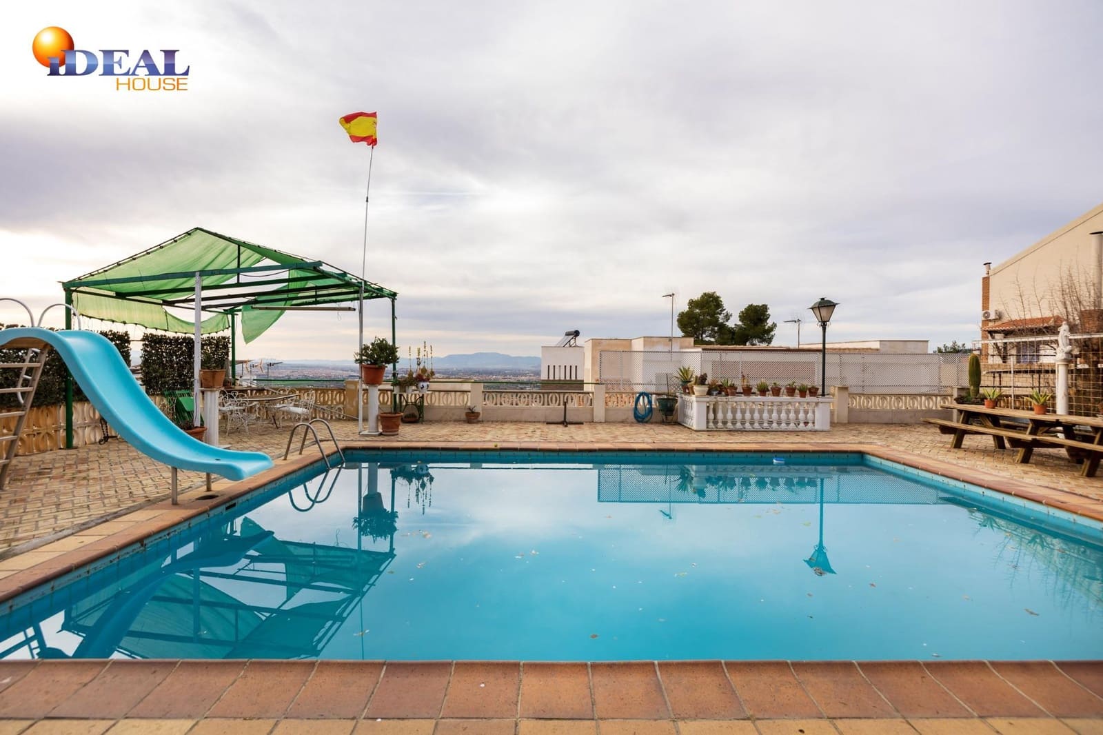 4 bedroom Villa for sale in Monachil with pool garage - € 380,000 (Ref: 9433805)