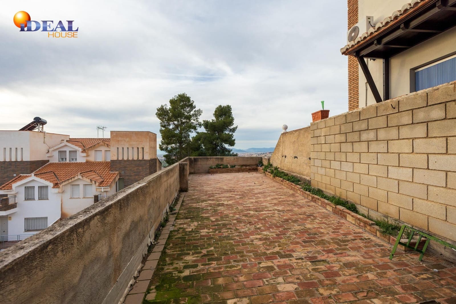 4 bedroom Villa for sale in Monachil with pool garage - € 380,000 (Ref: 9433805)