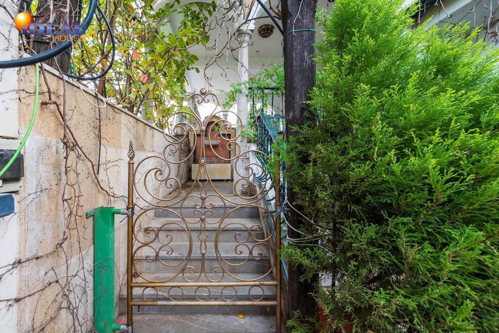 4 bedroom Villa for sale in Monachil with pool garage - € 380,000 (Ref: 9433805)