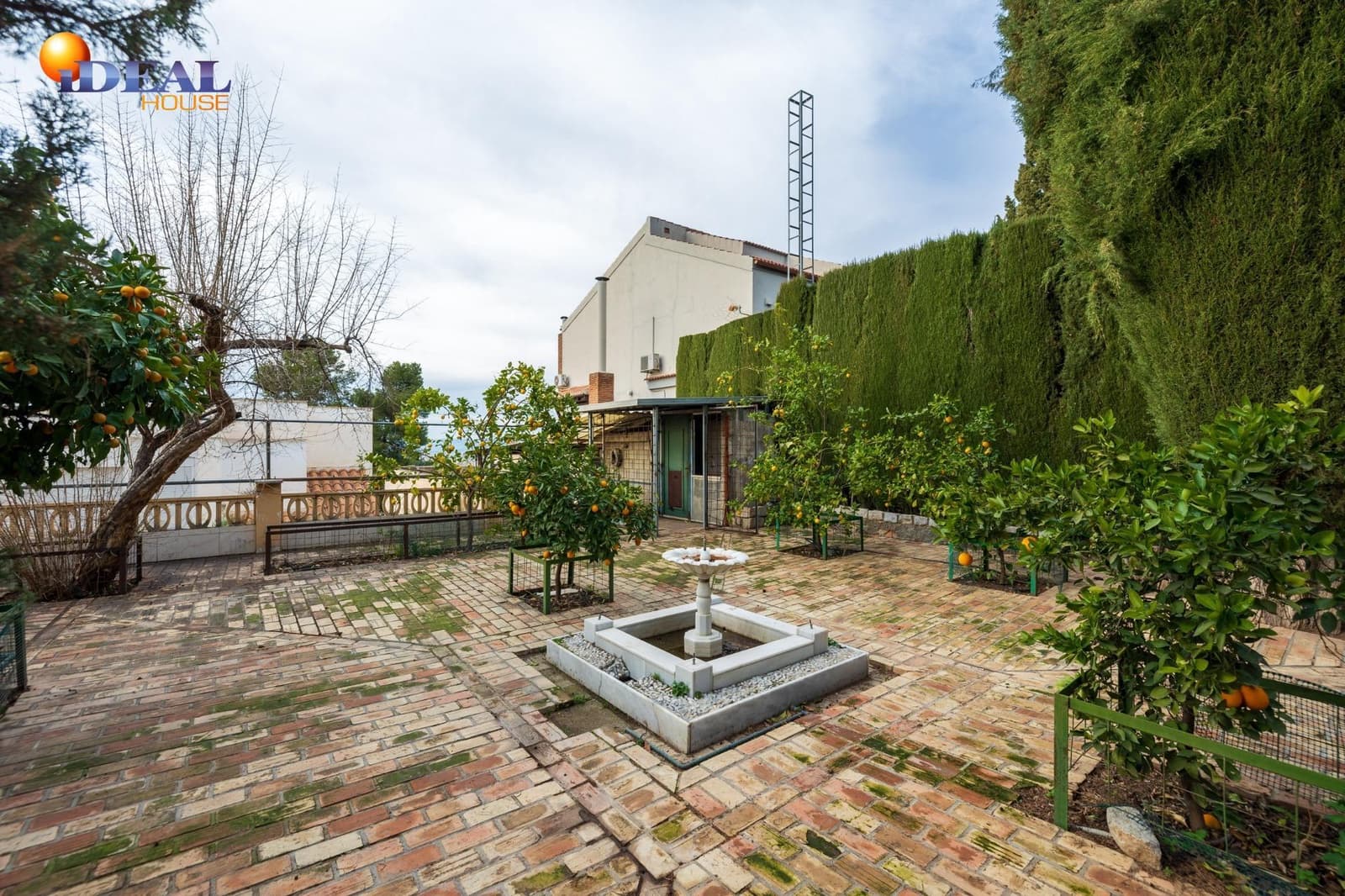 4 bedroom Villa for sale in Monachil with pool garage - € 380,000 (Ref: 9433805)