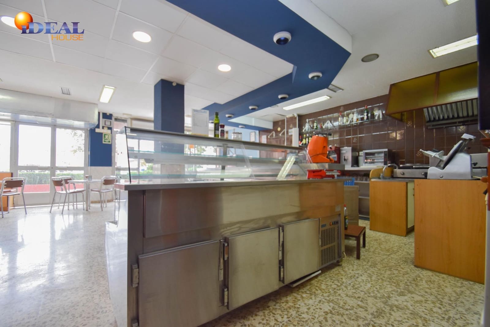 Företag till salu i Granada stad - 170 000 € (Ref: 9433808)