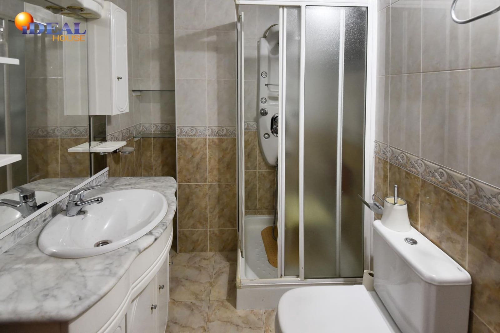 4 sypialnia Biznes na sprzedaż w Lanjaron - 120 000 € (Ref: 9433811)