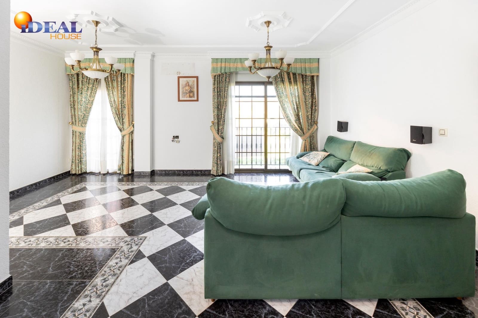 3 bedroom Flat for sale in Algarinejo - € 66,000 (Ref: 9433812)