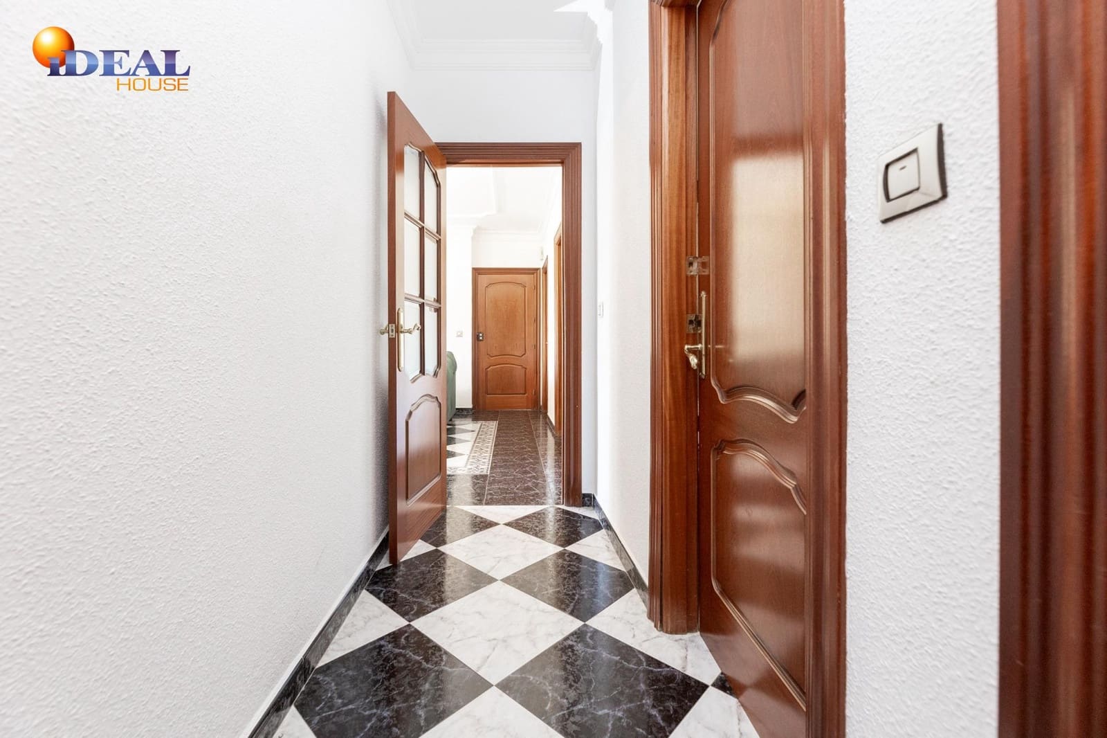 3 bedroom Flat for sale in Algarinejo - € 66,000 (Ref: 9433812)