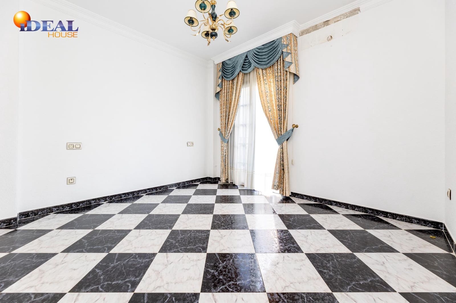 3 bedroom Flat for sale in Algarinejo - € 66,000 (Ref: 9433812)