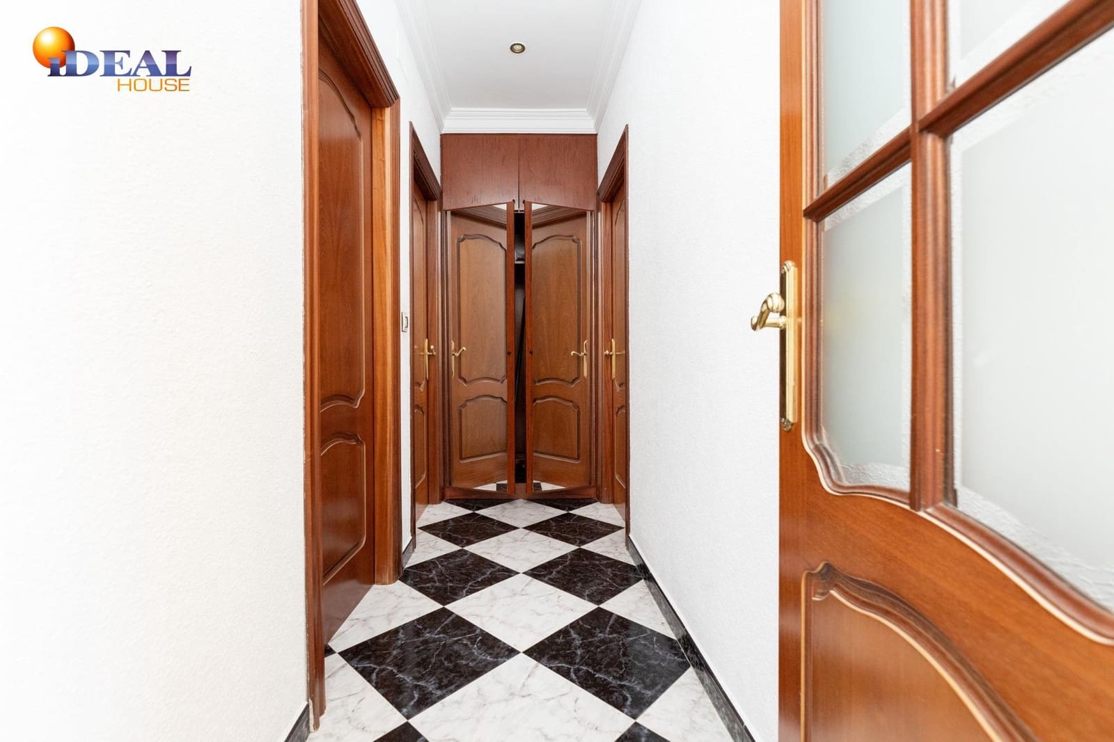 3 bedroom Flat for sale in Algarinejo - € 66,000 (Ref: 9433812)