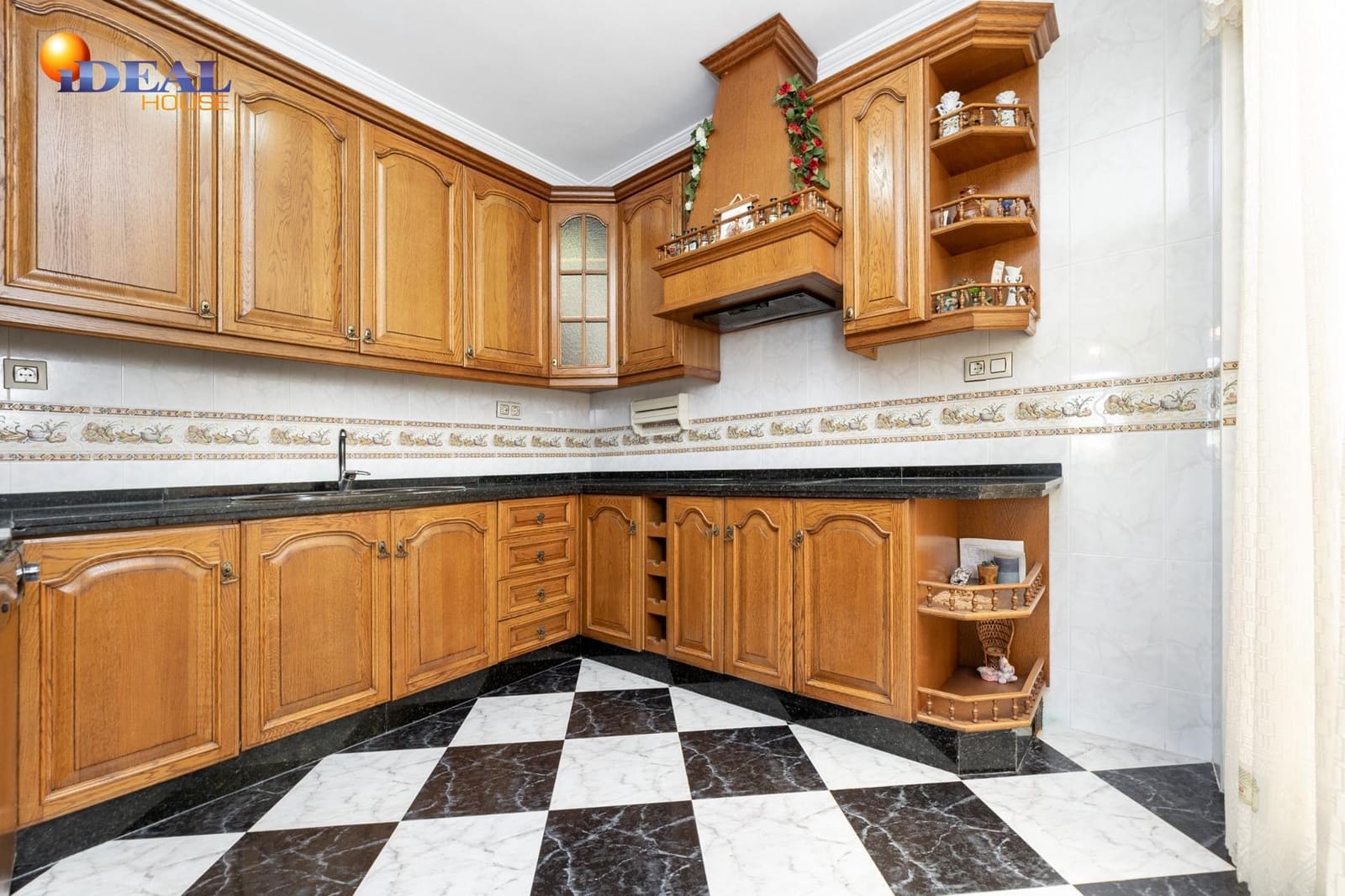 3 bedroom Flat for sale in Algarinejo - € 66,000 (Ref: 9433812)