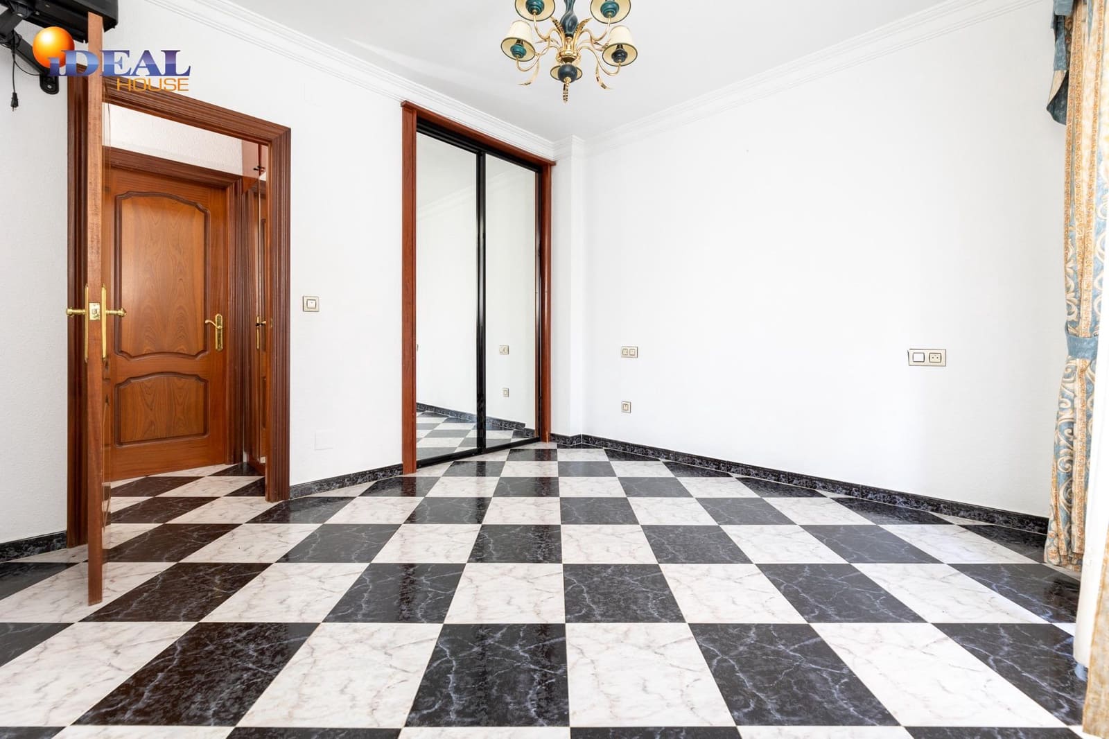 3 bedroom Flat for sale in Algarinejo - € 66,000 (Ref: 9433812)