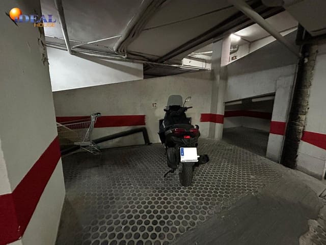 Garage for sale in Granada city - € 14,000 (Ref: 9433817)