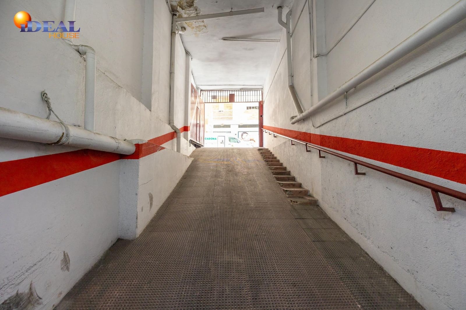 Garage for sale in Granada city - € 49,500 (Ref: 9433820)