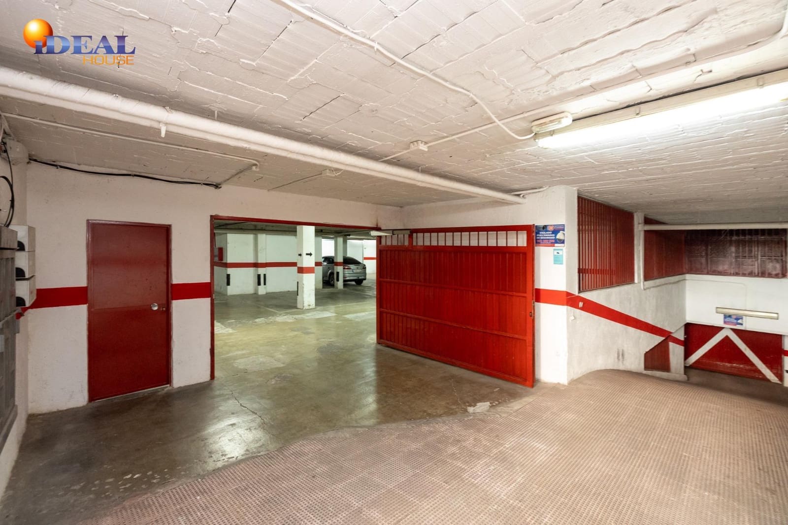 Garage for sale in Granada city - € 49,500 (Ref: 9433820)