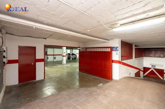 Garage for sale in Centro, Granada city - € 49,500 (Ref: 9433820)