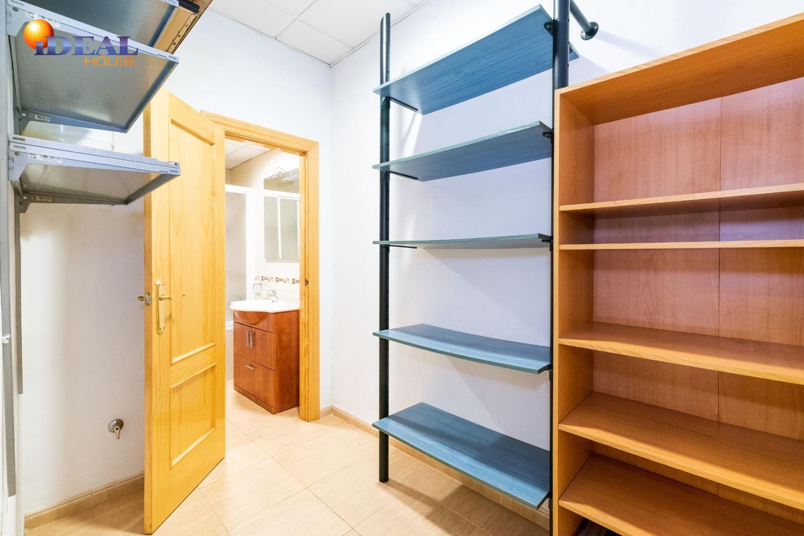 Kommersiell til salgs i Santa Fe - € 49 900 (Ref: 9433823)