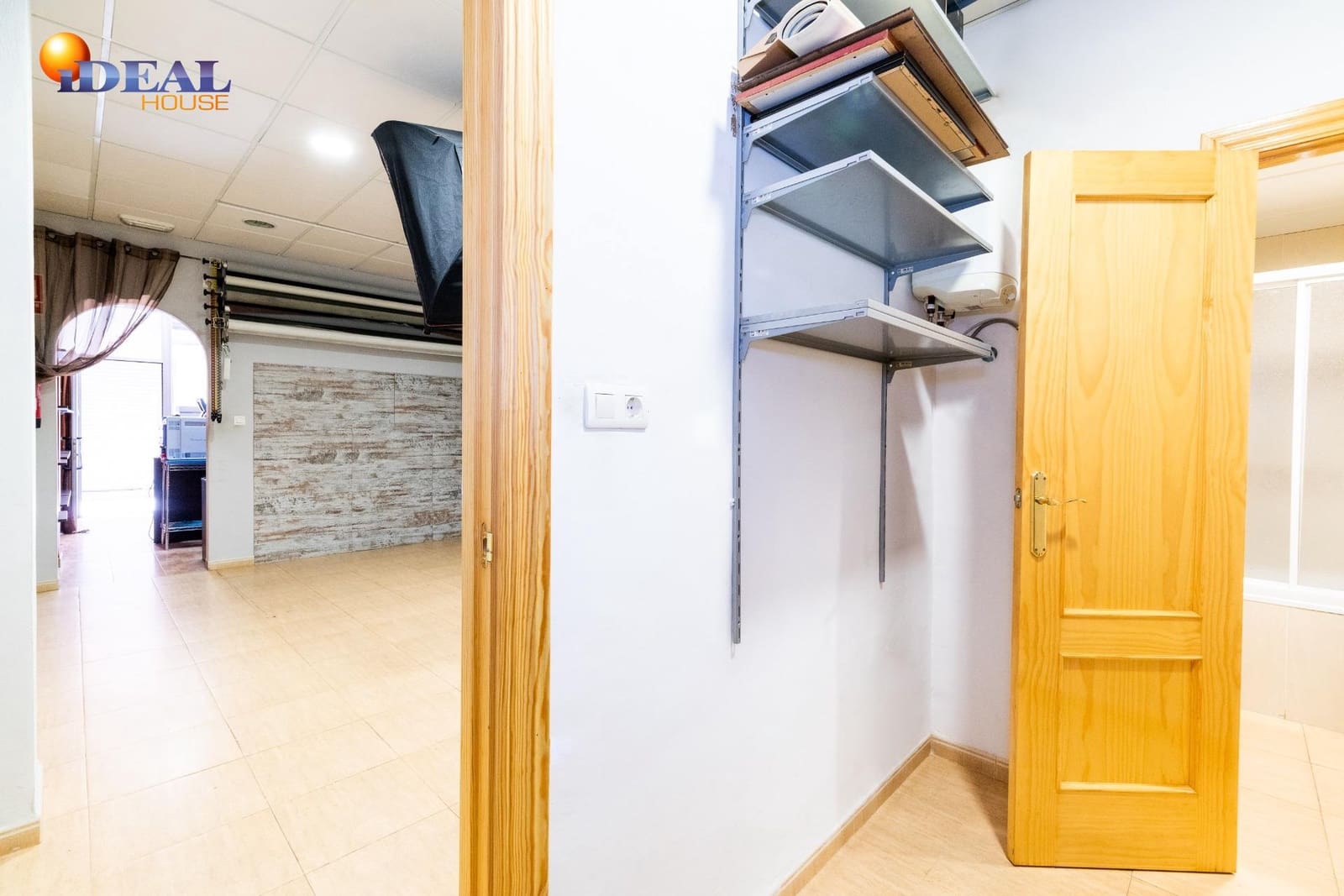 Kommersiell til salgs i Santa Fe - € 49 900 (Ref: 9433823)