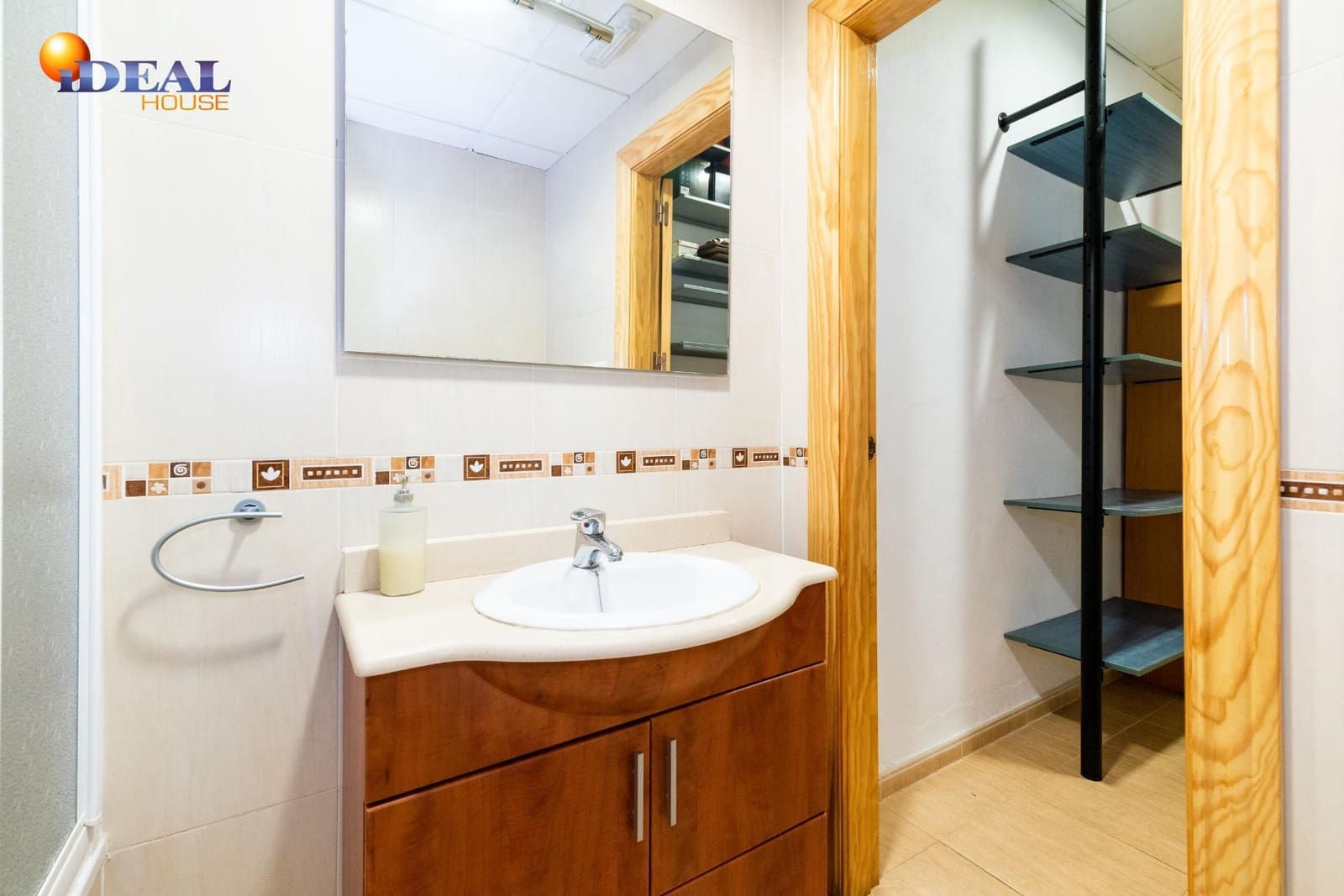 Kommersiell til salgs i Santa Fe - € 49 900 (Ref: 9433823)