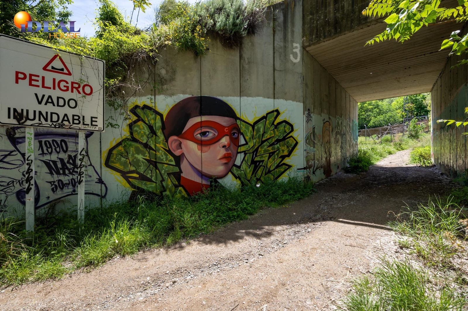 Grond te koop in Granada stad - € 400.000 (Ref: 9433825)