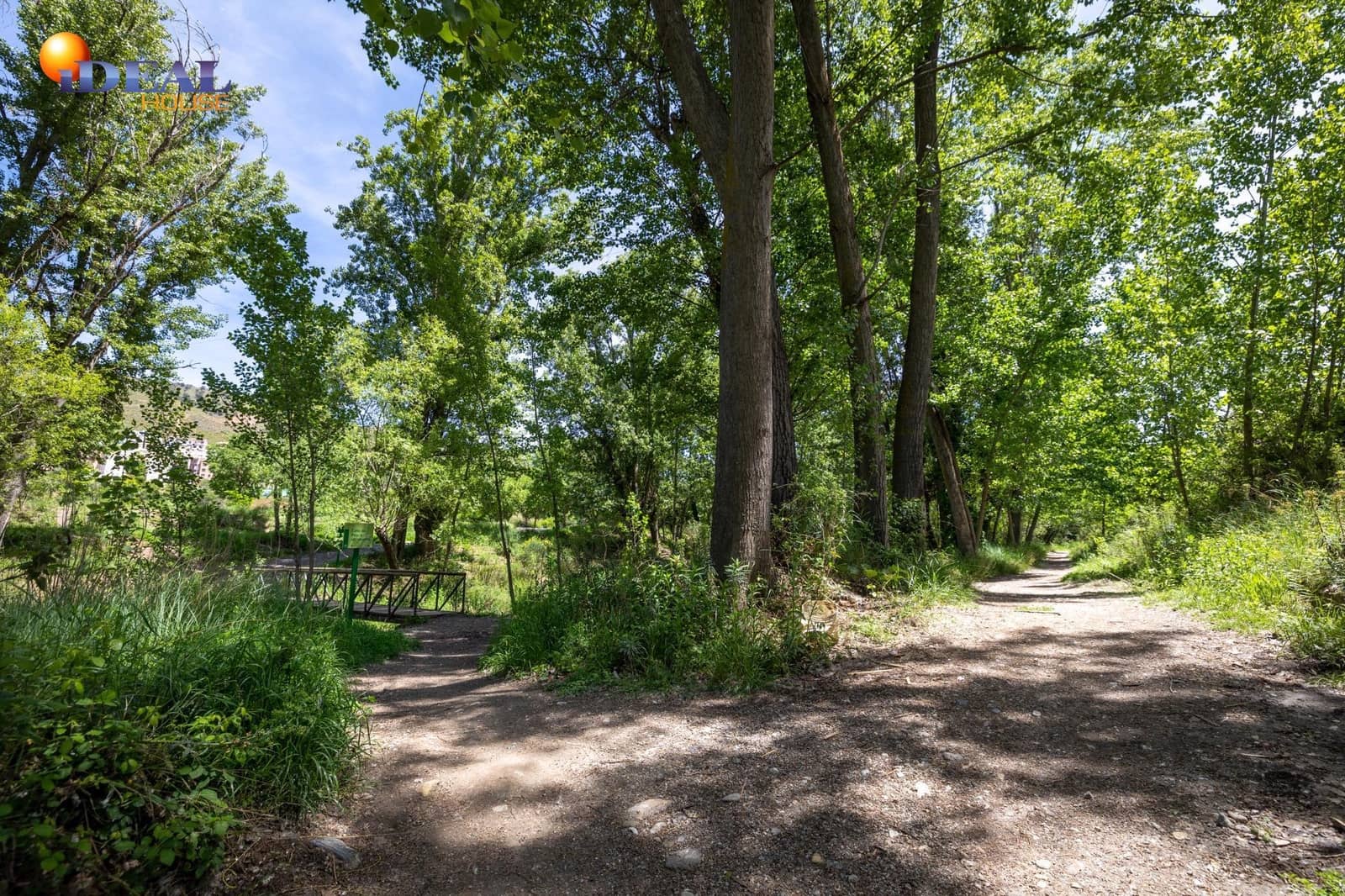 Grond te koop in Granada stad - € 400.000 (Ref: 9433825)