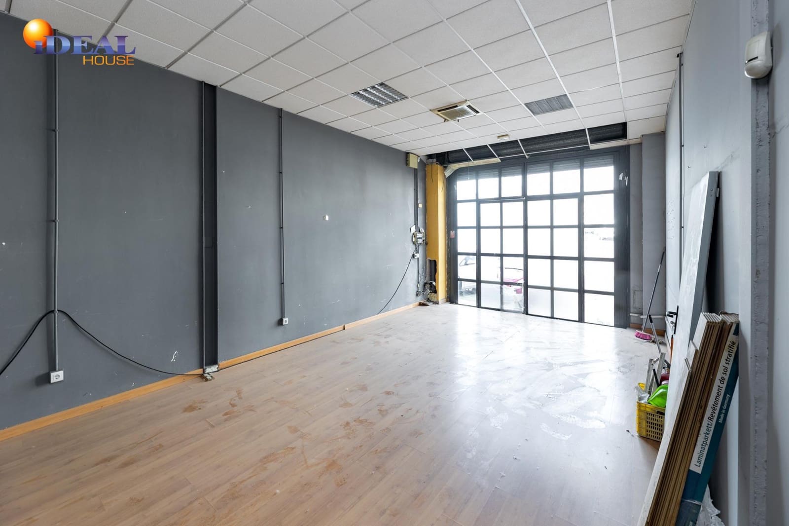 Commercieel te koop in Albolote - € 109.000 (Ref: 9433826)