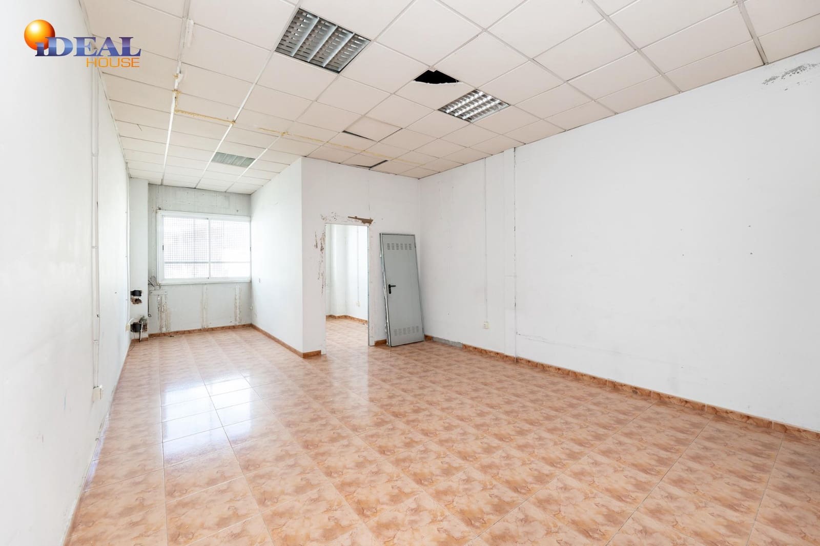 Commercieel te koop in Albolote - € 109.000 (Ref: 9433826)