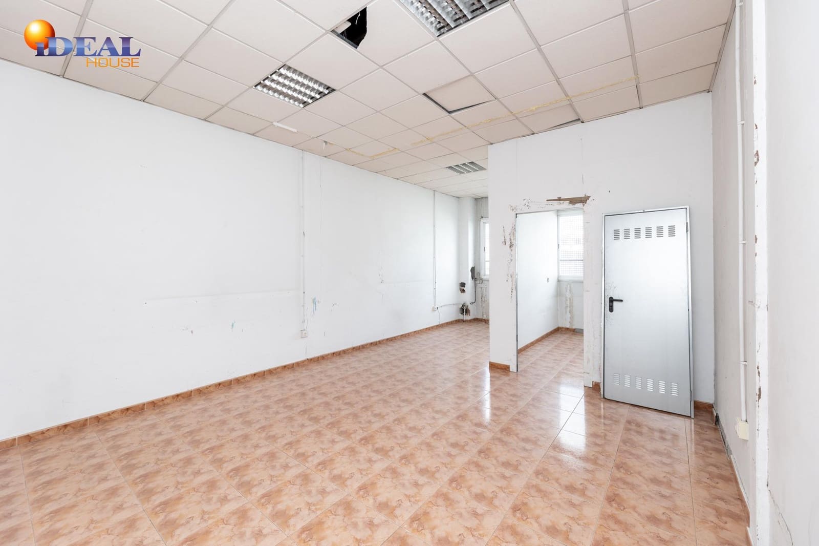 Commercieel te koop in Albolote - € 109.000 (Ref: 9433826)