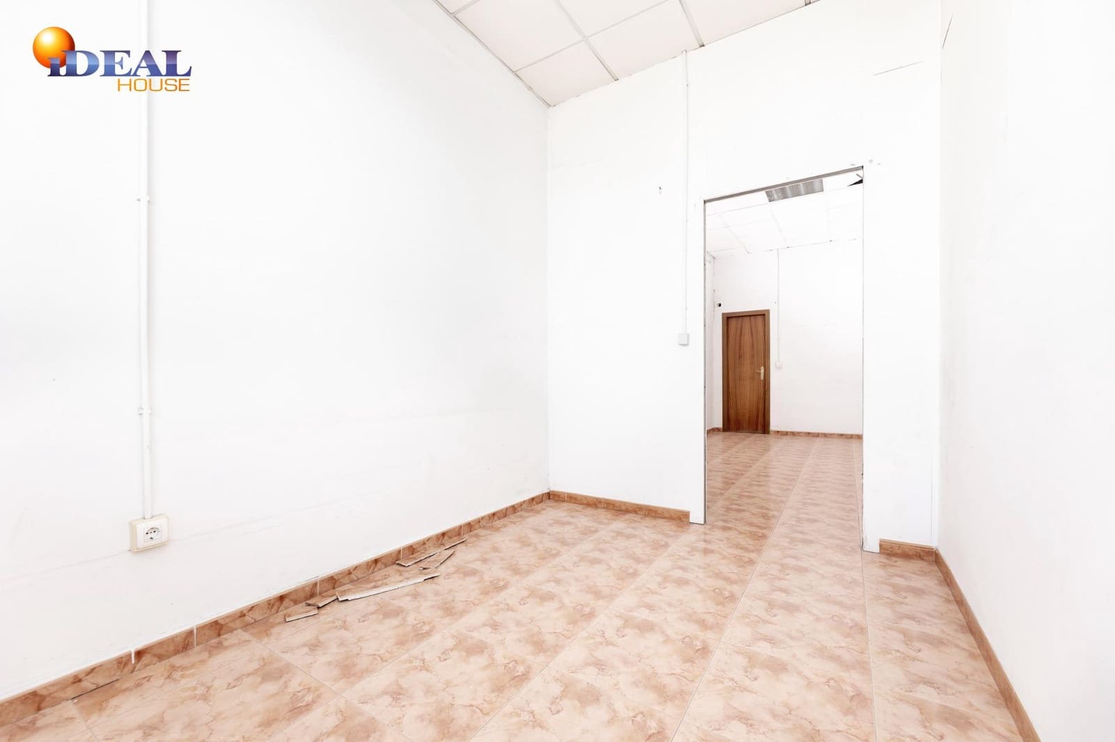 Commercieel te koop in Albolote - € 109.000 (Ref: 9433826)