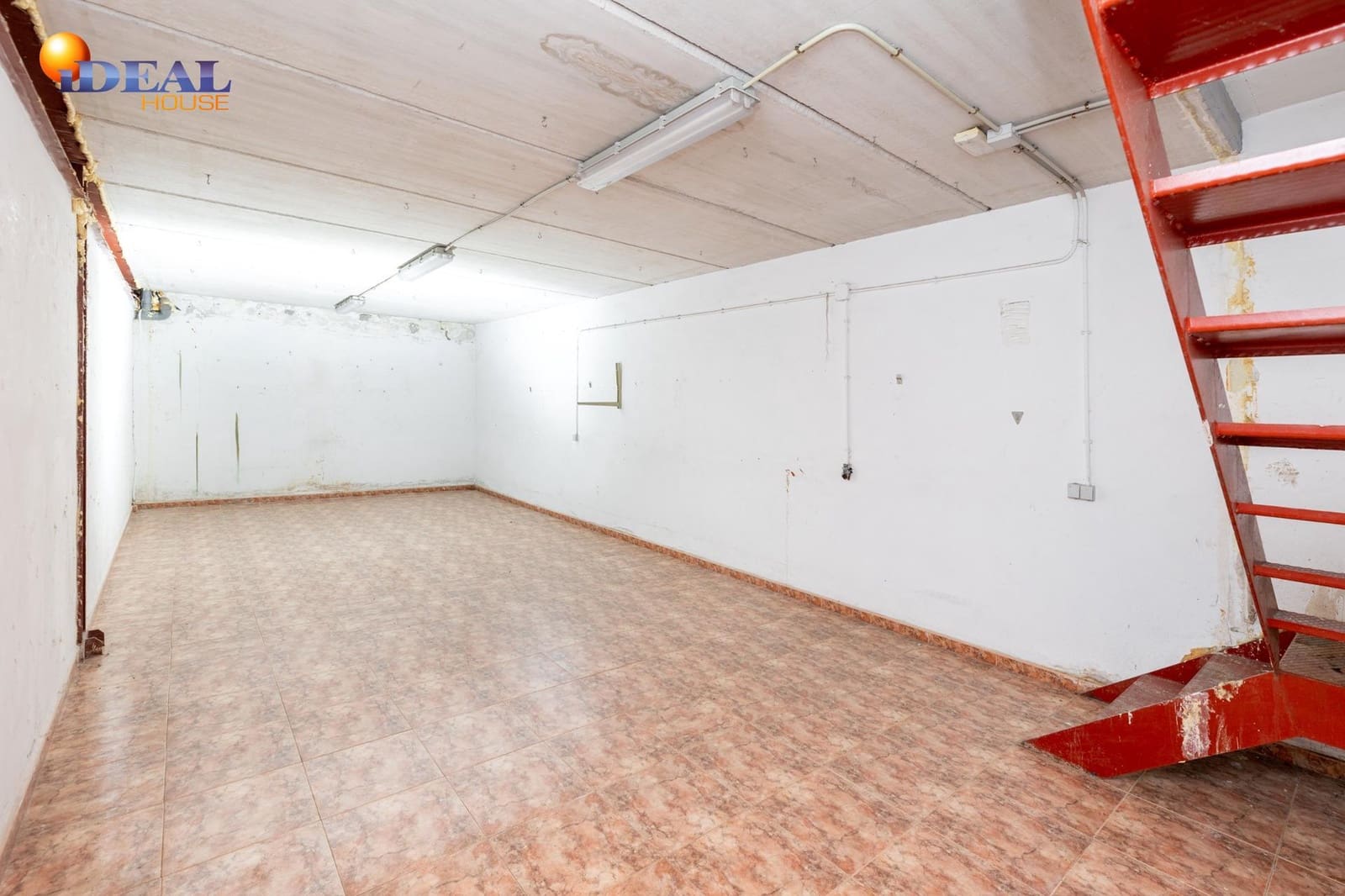 Commercieel te koop in Albolote - € 109.000 (Ref: 9433826)