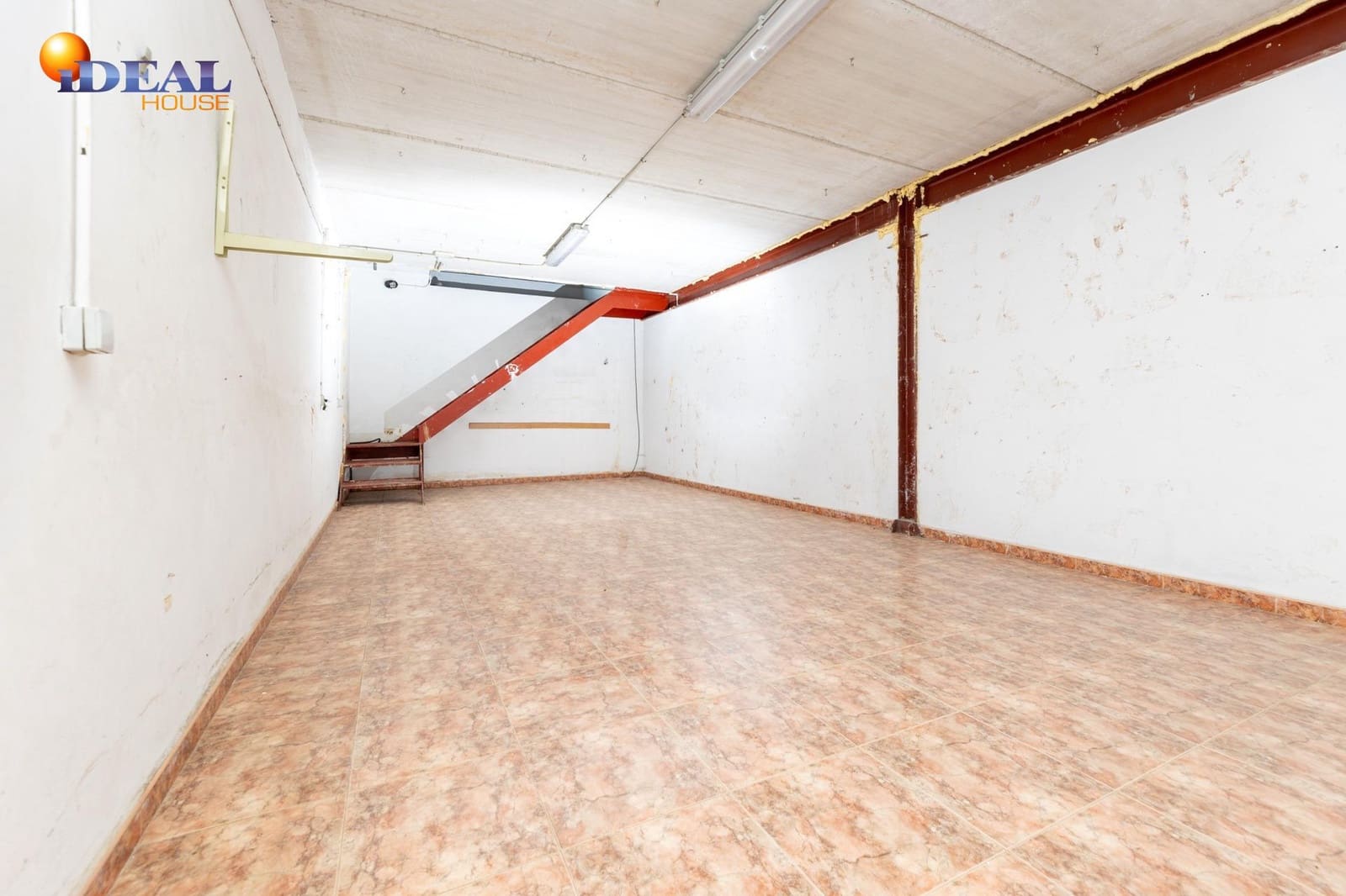 Commercieel te koop in Albolote - € 109.000 (Ref: 9433826)