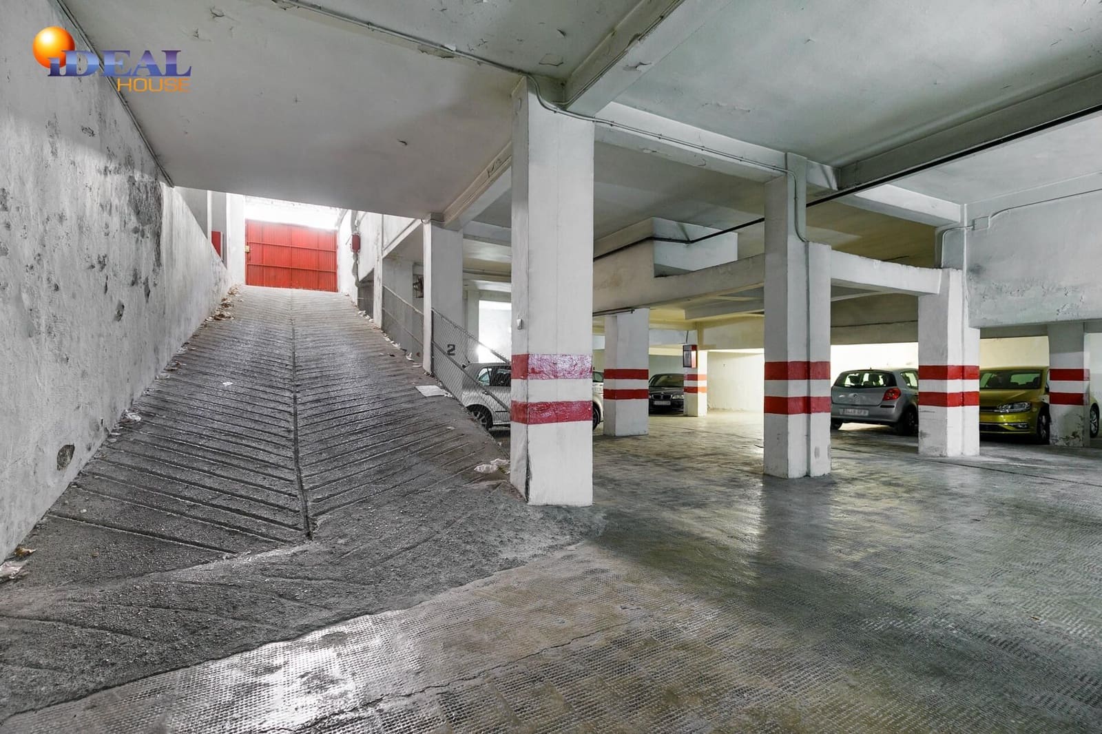 Garage for sale in Granada city - € 285,000 (Ref: 9433828)