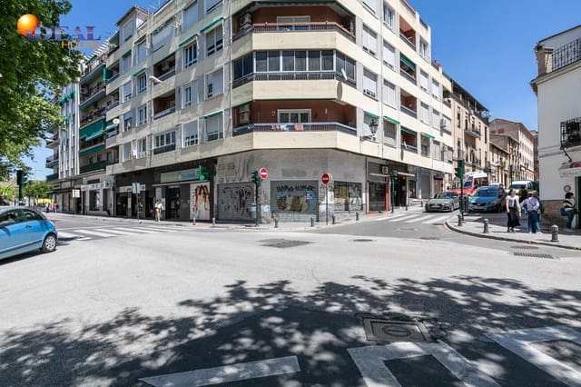 Garage for sale in Granada city - € 285,000 (Ref: 9433828)