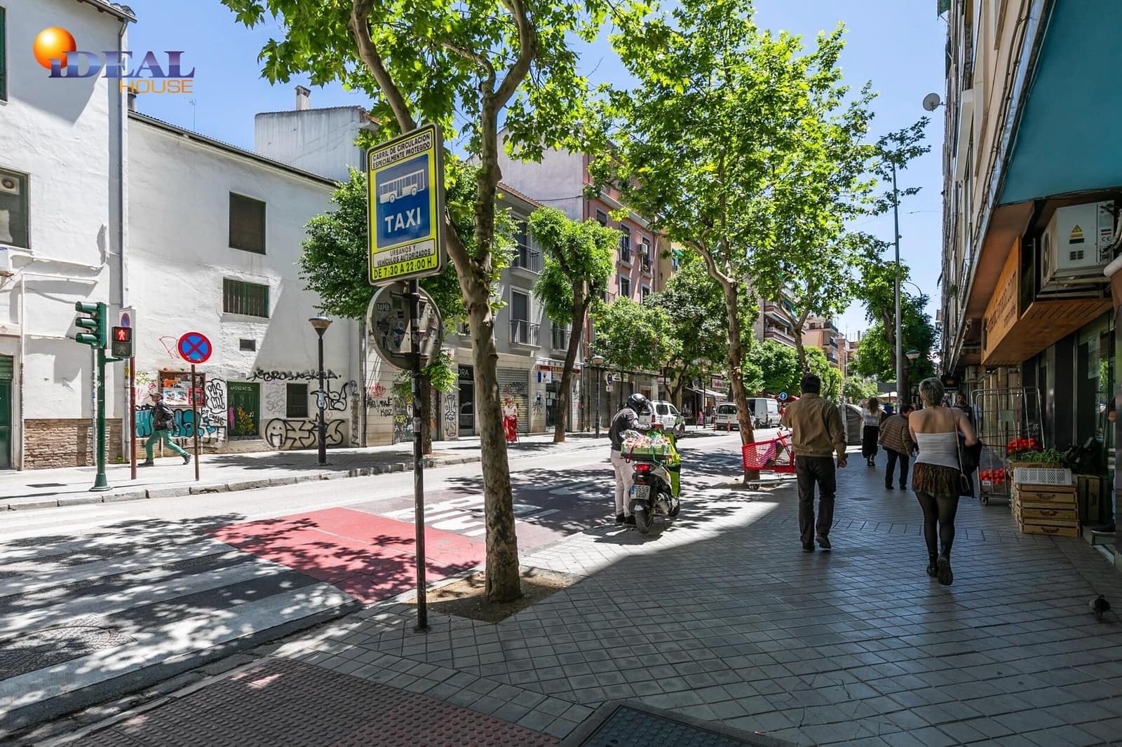 Garage for sale in Granada city - € 285,000 (Ref: 9433828)