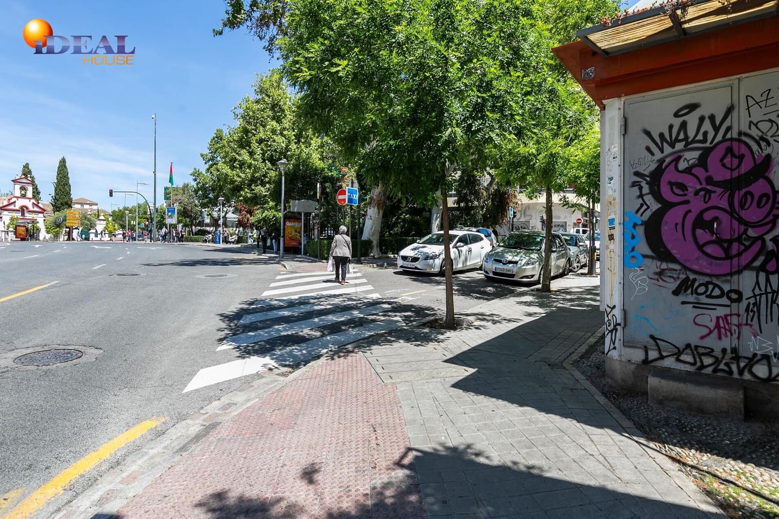 Garage for sale in Granada city - € 285,000 (Ref: 9433828)