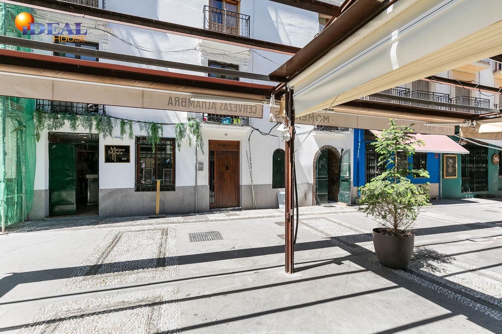Commercial for sale in Granada city - € 189,000 (Ref: 9433829)