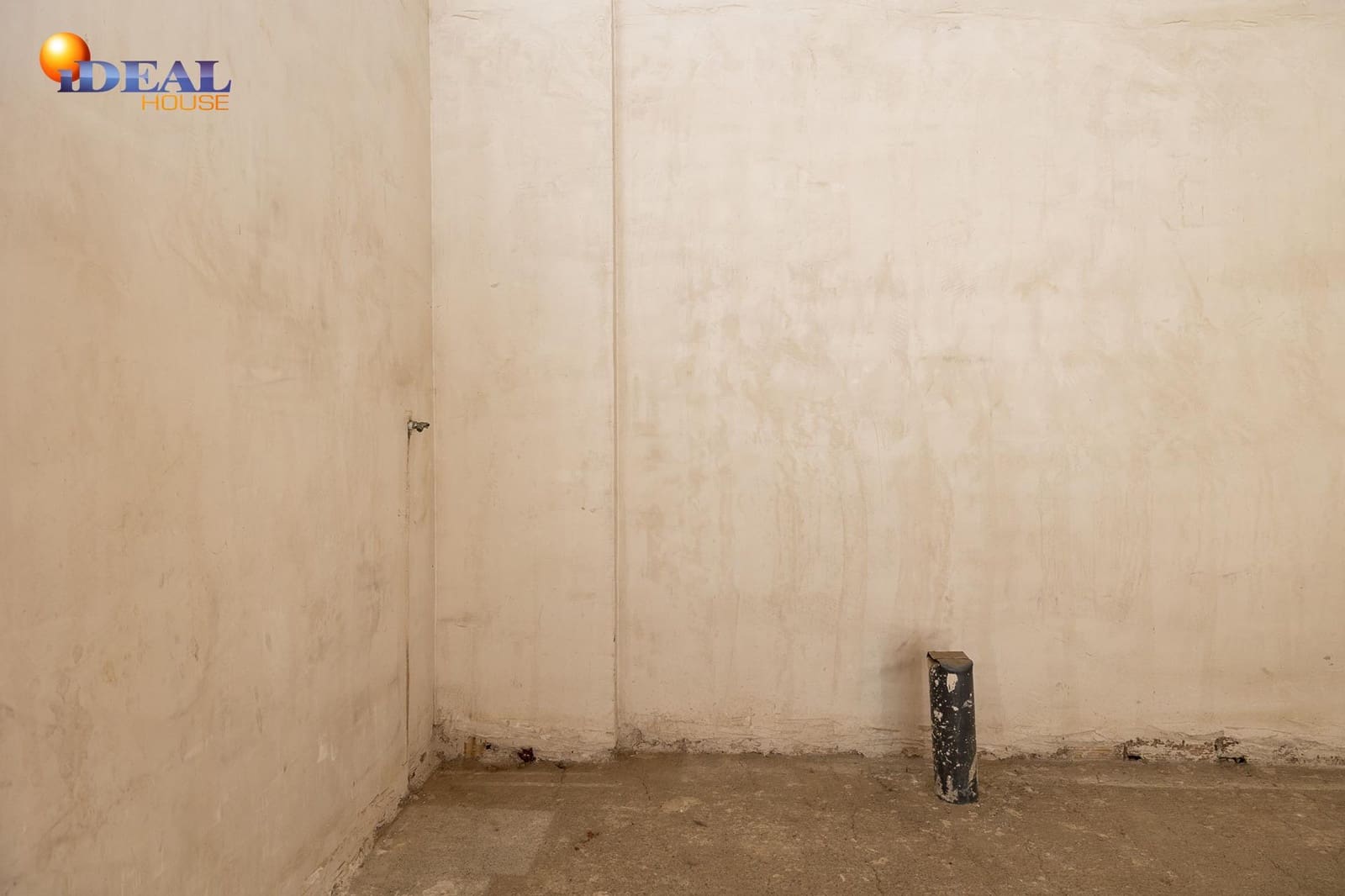 Kommersiell til salgs i Granada by - € 44 000 (Ref: 9433830)