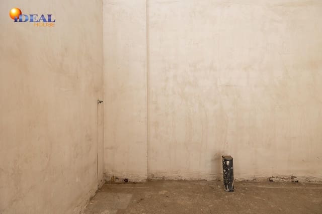 Kommersiell til salgs i Carretera de la Sierra, Granada by - € 44 000 (Ref: 9433830)