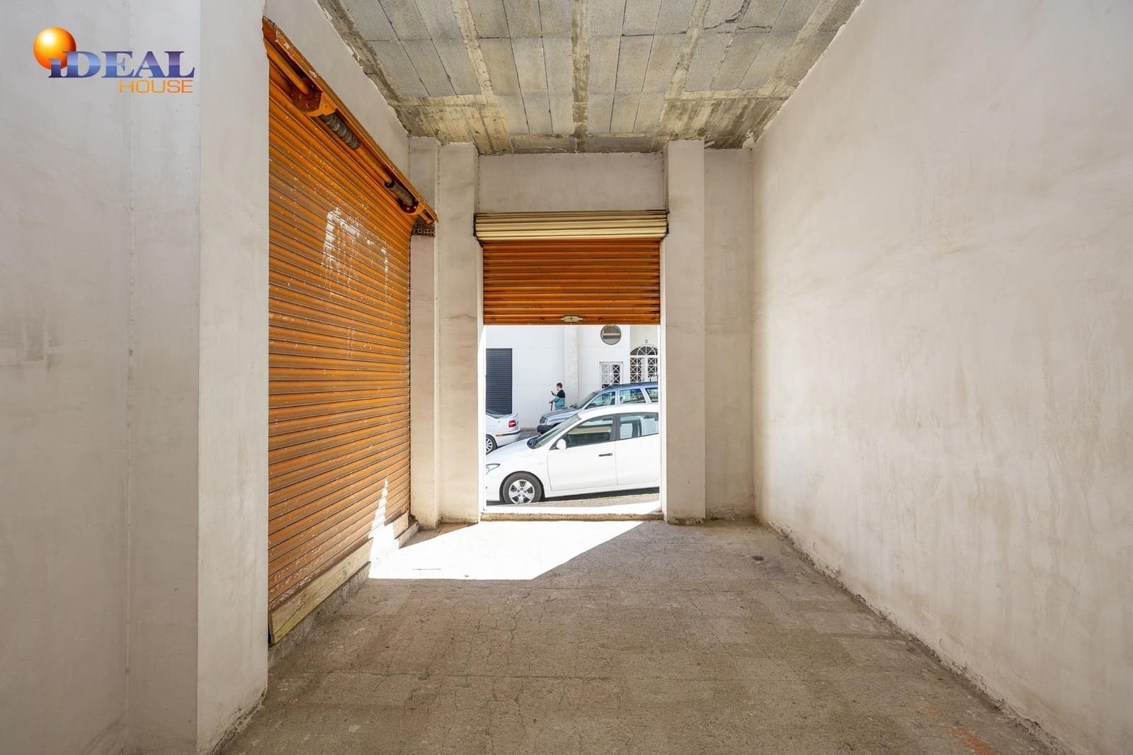 Kommersiell til salgs i Granada by - € 44 000 (Ref: 9433830)