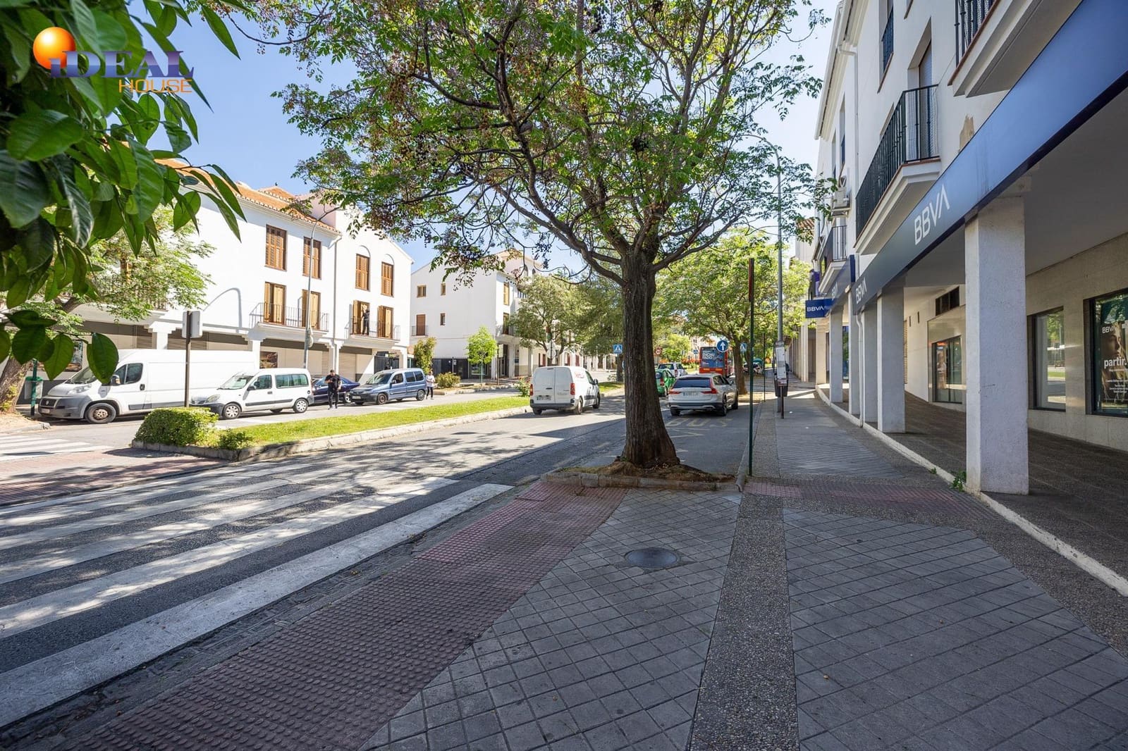 Kommersiell til salgs i Granada by - € 44 000 (Ref: 9433830)