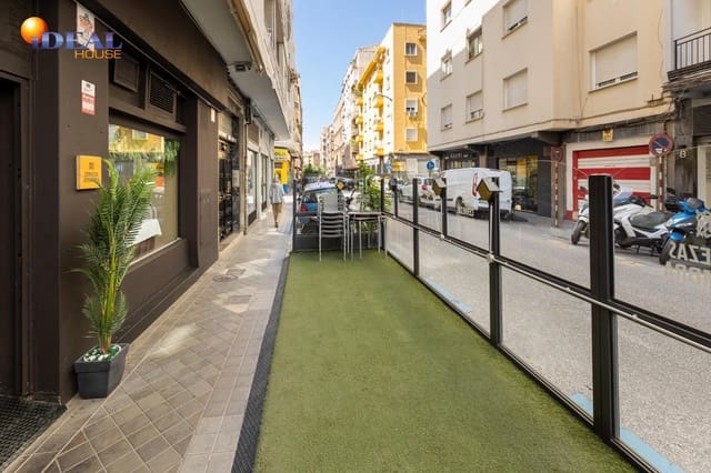 Erhverv til salg i Centro, Granada by - € 250.000 (Ref: 9433831)