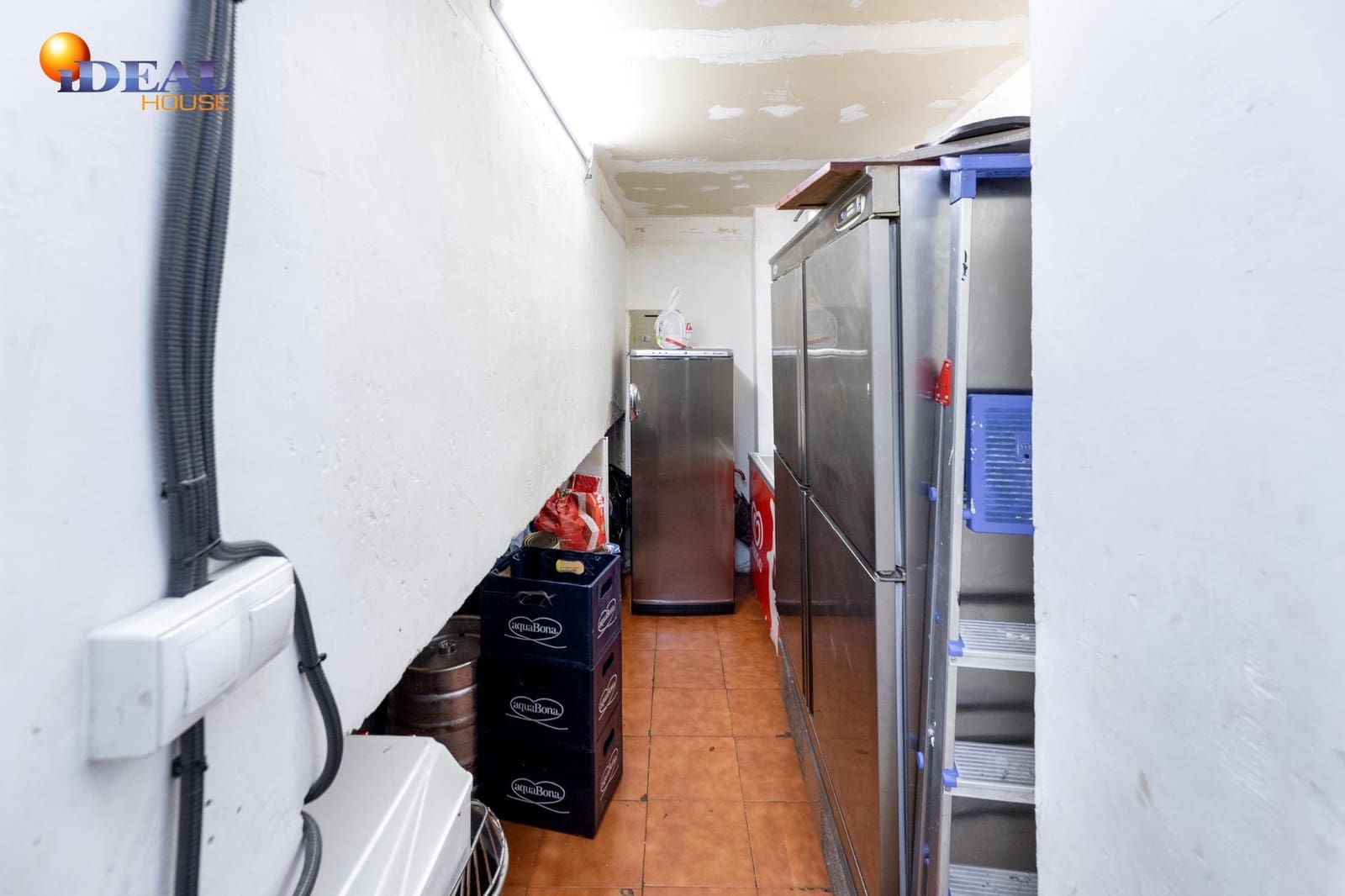 Erhverv til salg i Granada by - € 250.000 (Ref: 9433831)