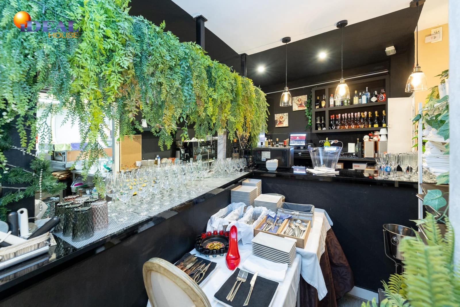 Erhverv til salg i Granada by - € 250.000 (Ref: 9433831)