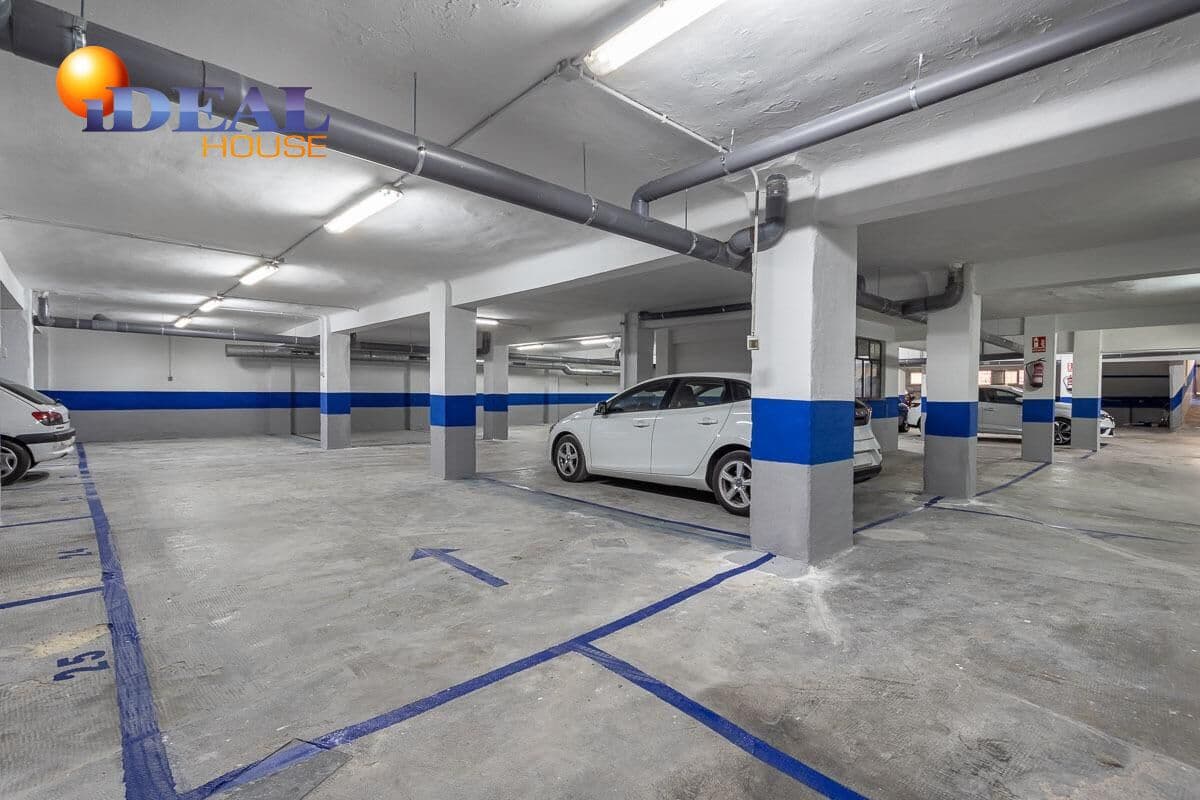 Garage for sale in Granada city - € 630,000 (Ref: 9433832)