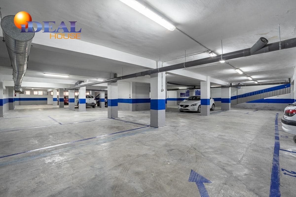Garage for sale in Granada city - € 630,000 (Ref: 9433832)