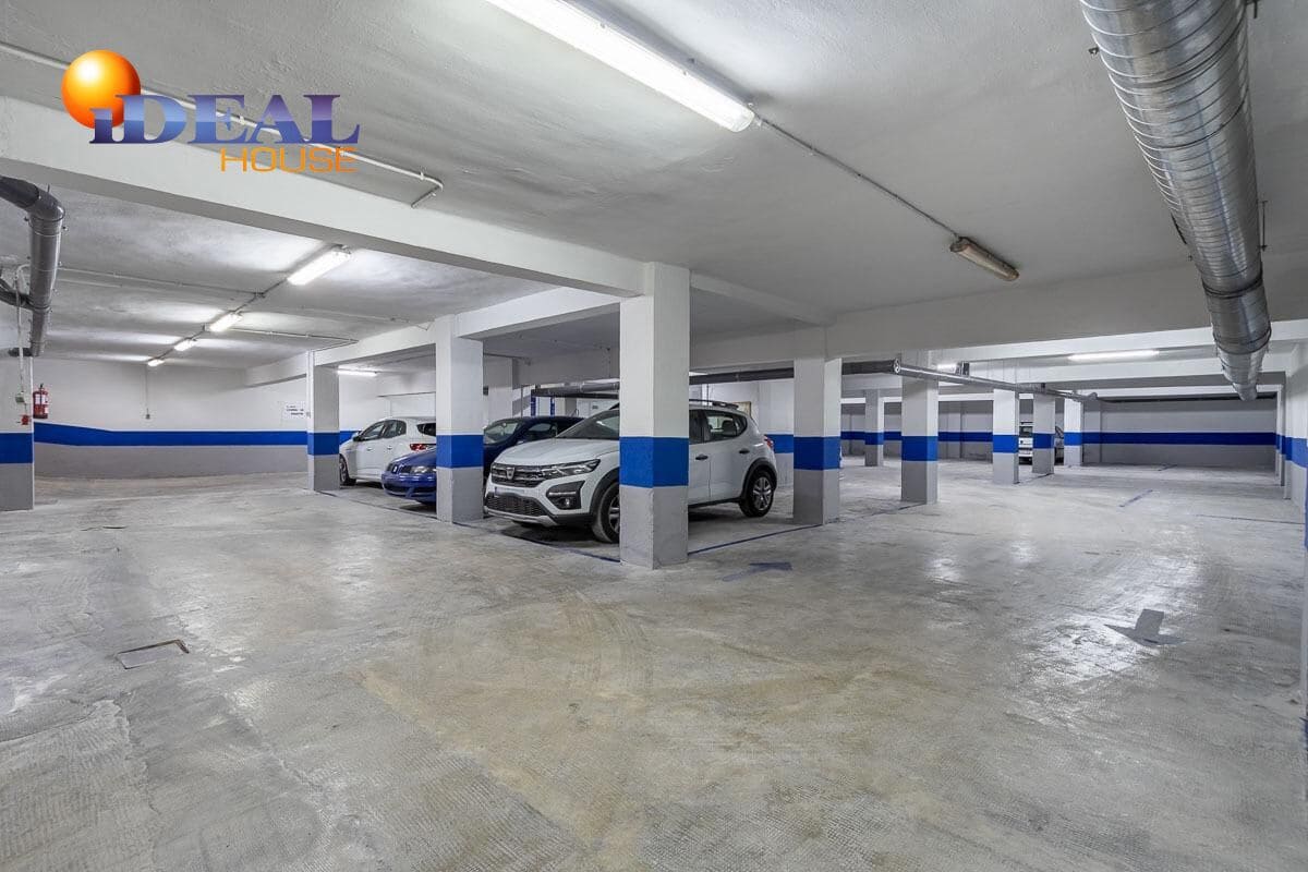 Garage for sale in Granada city - € 630,000 (Ref: 9433832)