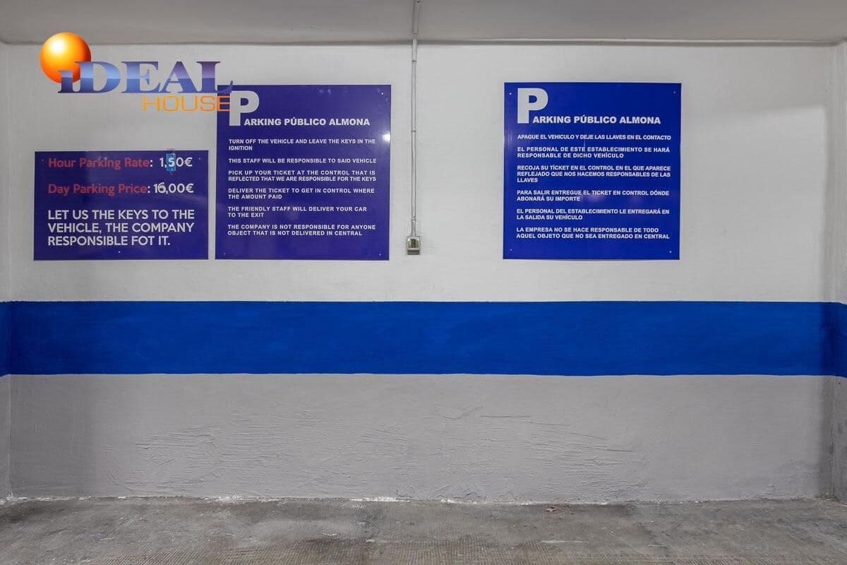 Garage for sale in Granada city - € 630,000 (Ref: 9433832)