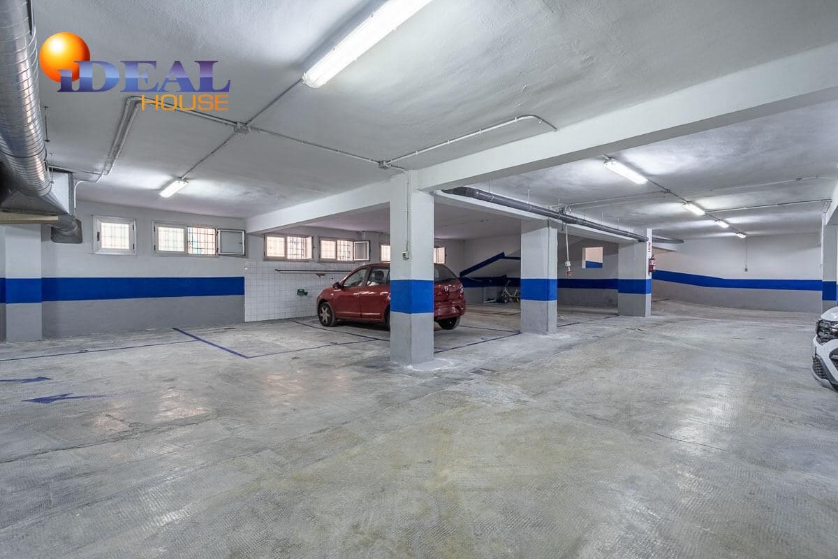 Garage for sale in Granada city - € 630,000 (Ref: 9433832)