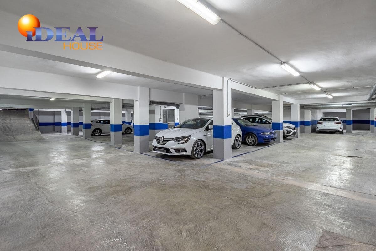 Garage for sale in Granada city - € 630,000 (Ref: 9433832)