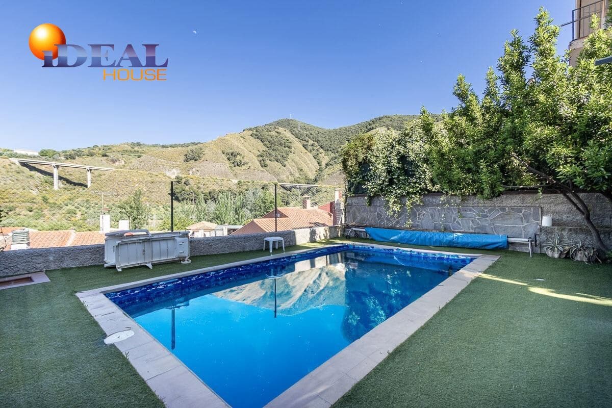 4 quarto Moradia para venda em Pinos Genil com piscina garagem - 380 000 € (Ref: 9433834)