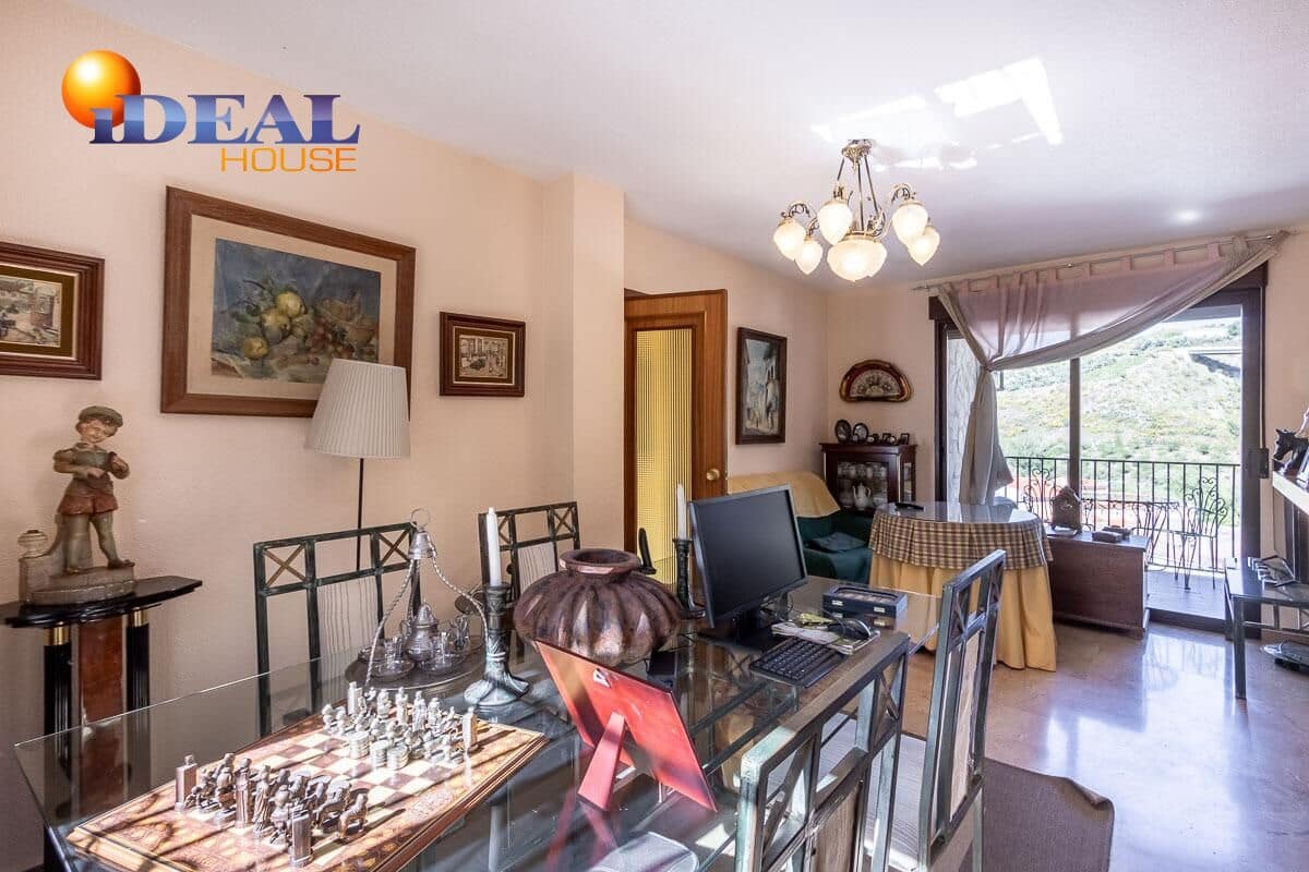 4 quarto Moradia para venda em Pinos Genil com piscina garagem - 380 000 € (Ref: 9433834)